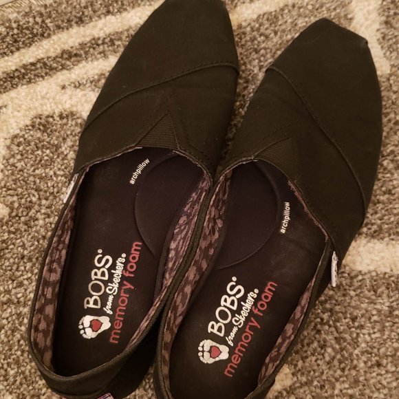 BOBS Black Slip-on Flats Size 7 - Picture 3 of 4